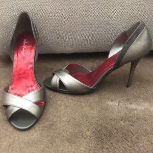 Gray heels size 10 Michael Antonio